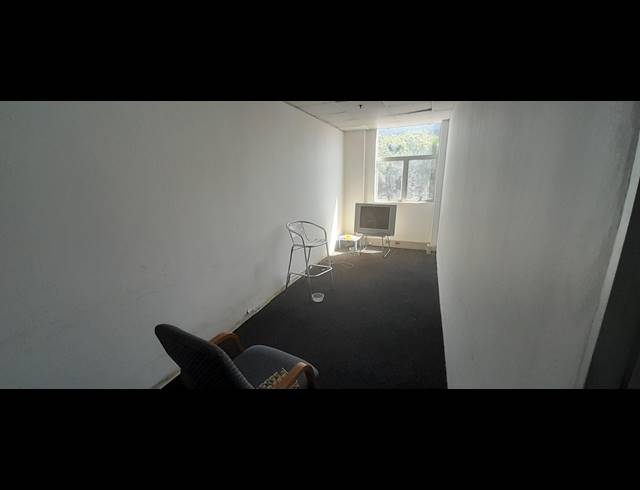 175M² OFFICE TO LET IN NORTH BEACH